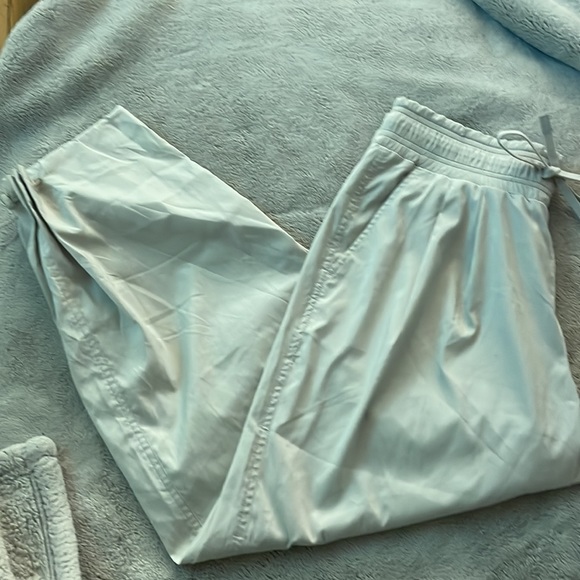 ATHLETA Revive Jogger Wide Leg Pants size 6 - Picture 3 of 6